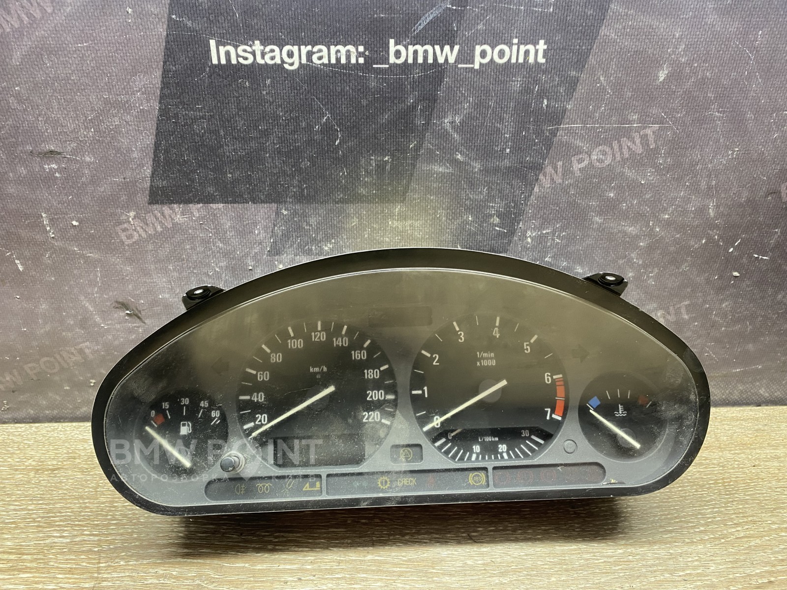 Панель приладів BMW E36 (МКПП) бензин VDO